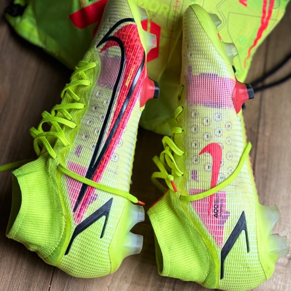 Soccer Cleats Nike - Picture 2 of 6